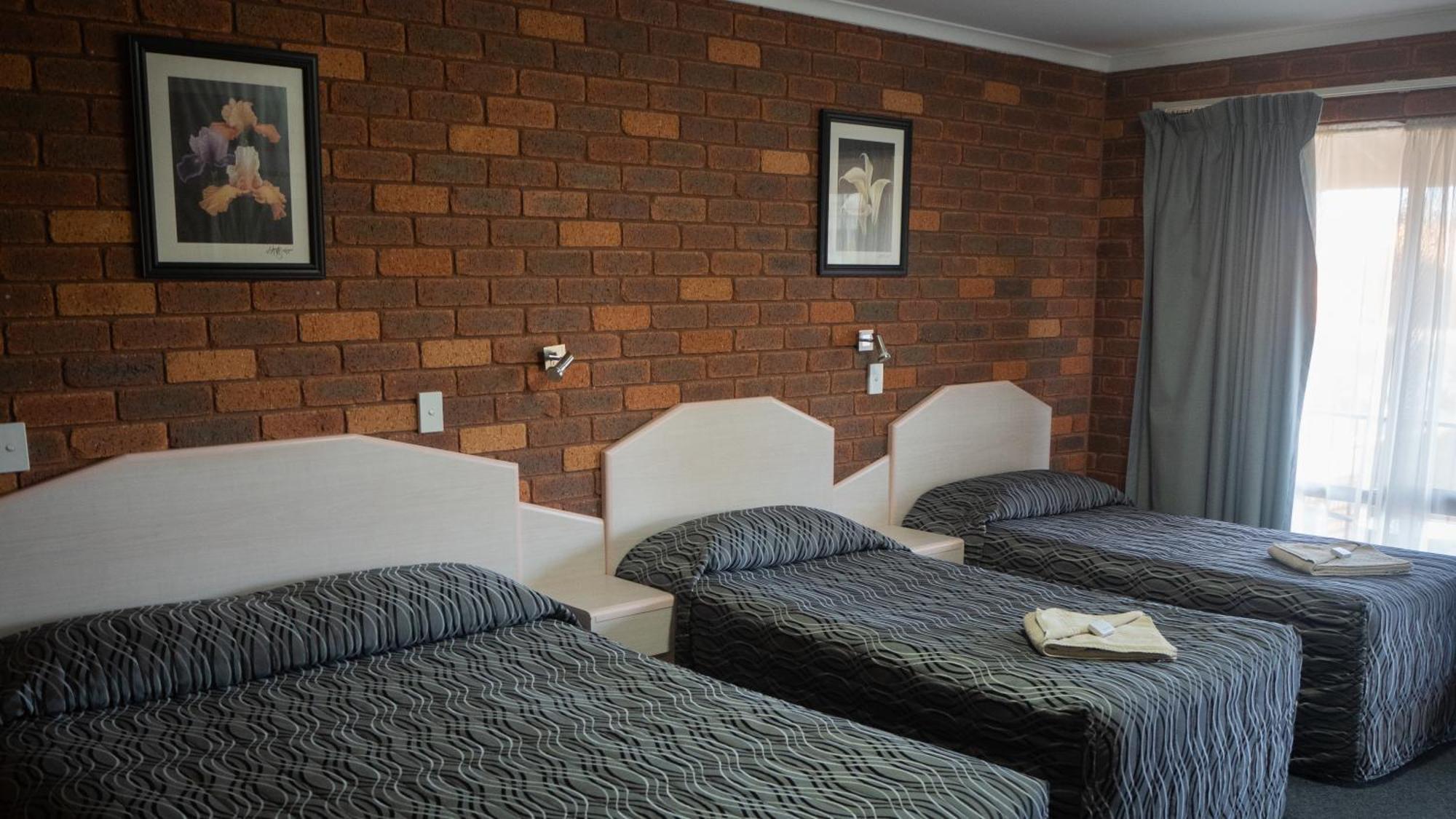 Yambil Inn Griffith Esterno foto